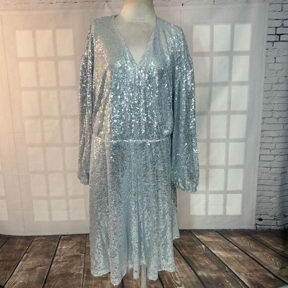 Eloquii NWT Silver Sequin Long Sleeve wrap top party Dress Size 22/24 - Picture 3 of 11